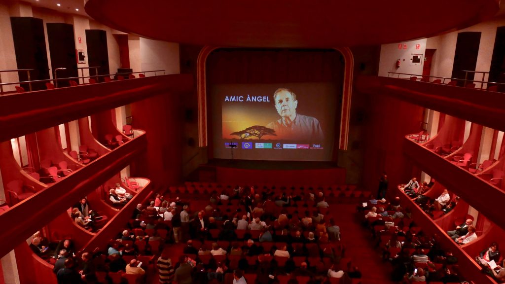 La presentación del film Amic Angel llena el Teatre L'Amistat